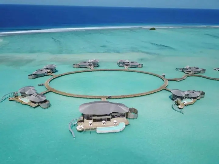 10.jpg 馬爾代夫那些如人間仙境般的酒店設計