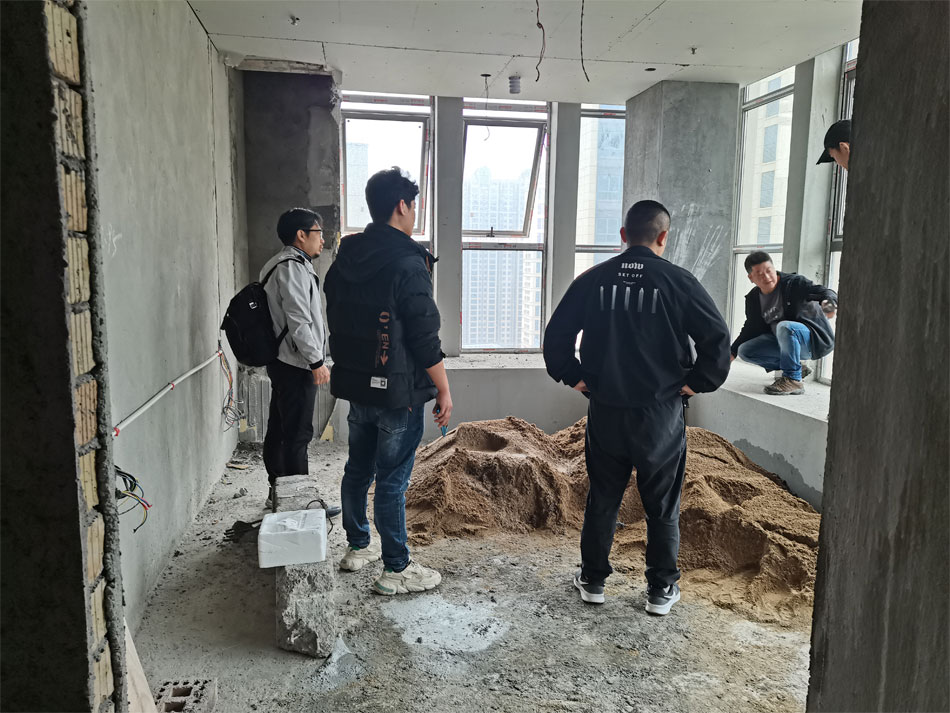 設計師赴萬達芮洄雅致酒店項目現(xiàn)場進行辦公及設計指導工作 設計師赴萬達芮洄雅致酒店項目現(xiàn)場進行辦公及設計指導工作