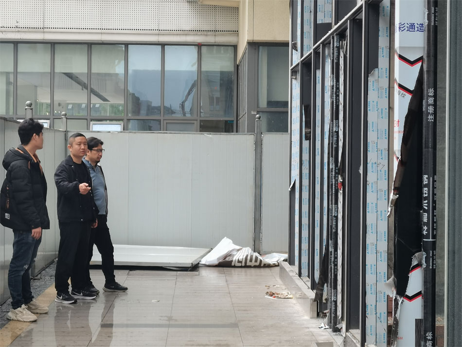 設計師赴萬達芮洄雅致酒店項目現(xiàn)場進行辦公及設計指導工作 設計師赴萬達芮洄雅致酒店項目現(xiàn)場進行辦公及設計指導工作